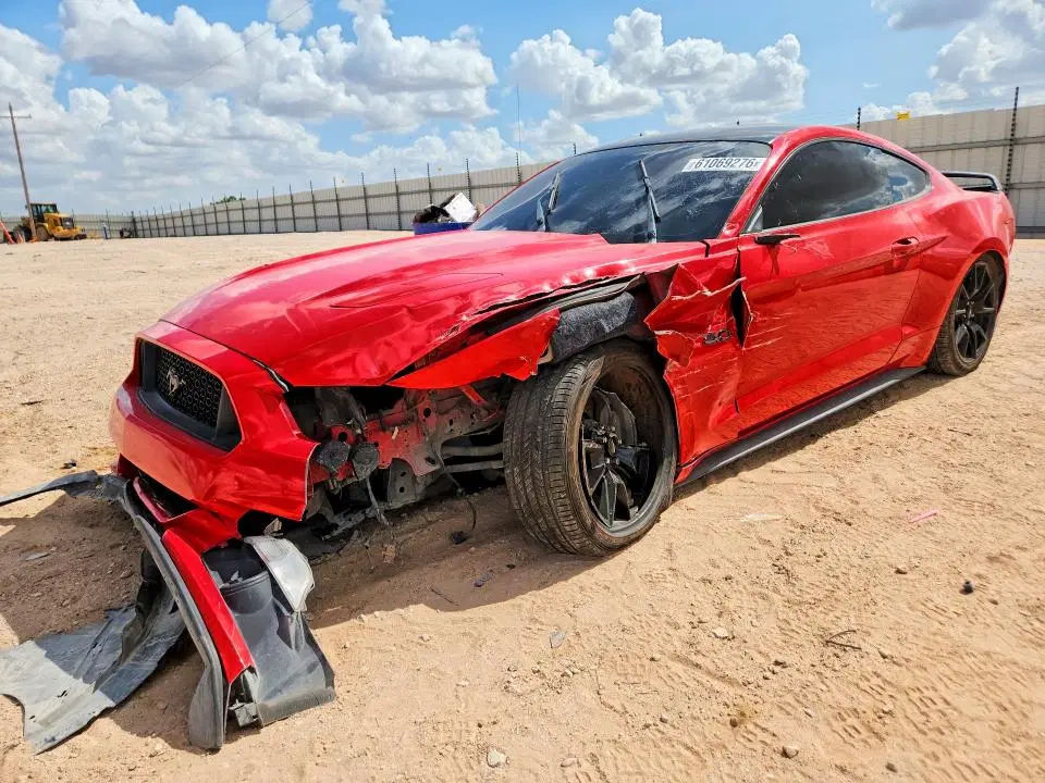 1FA6P8CF4H5246610 — 2017 Ford Mustang, Передняя часть, фото до ремонта