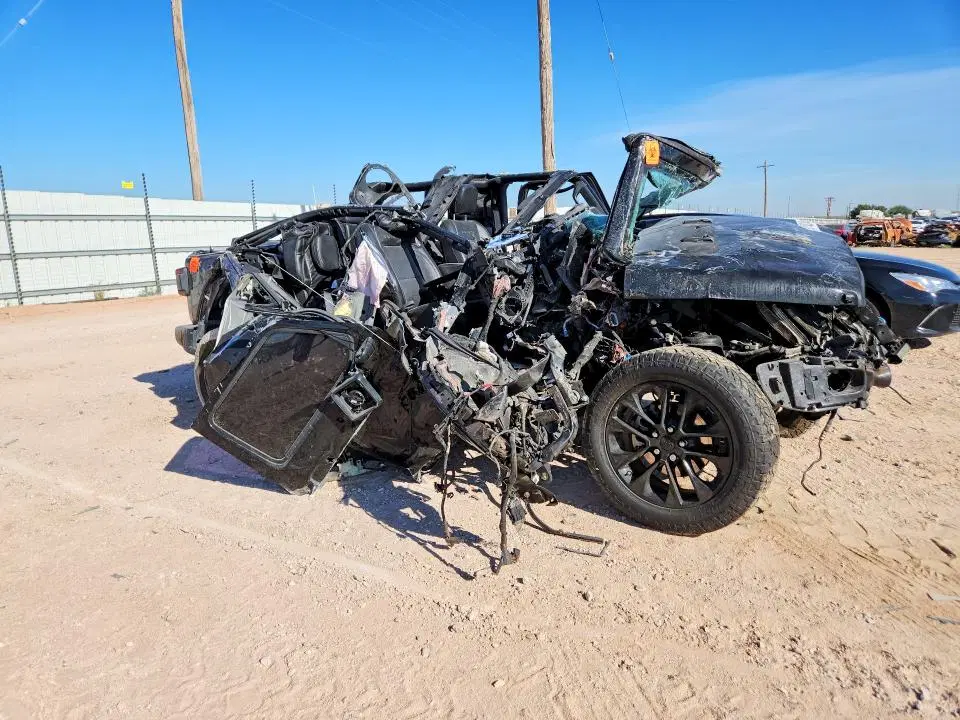 1C4JJXP6XPW529144 — 2023 Jeep Wrangler, опрокидывание, фото до ремонта