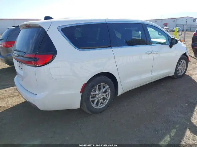 2026 Chrysler Pacifica Select VIN 2C4RC1BG3TR209306 фото 4