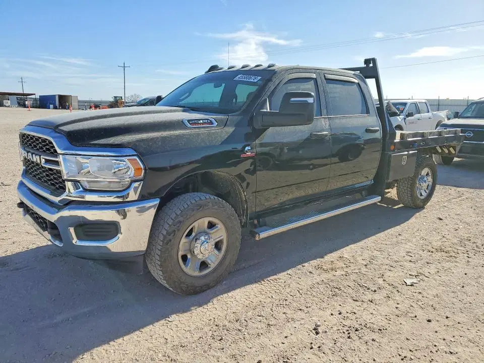 3C6UR5HL1RG411443 — 2024 RAM 2500, повреждения со всех сторон, фото до ремонта