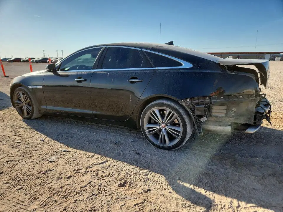 2015 JAGUAR XJ VIN SAJWA1GT0FMV82553 фото 3