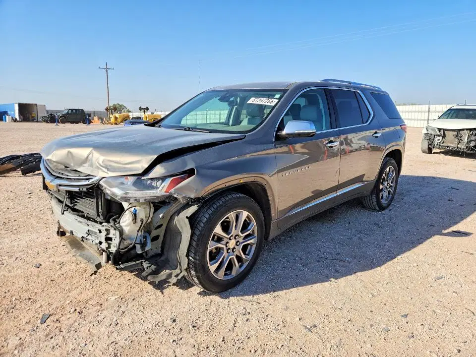 1GNEVJKW9JJ238592 — 2018 Chevrolet Traverse, Передняя часть, фото до ремонта