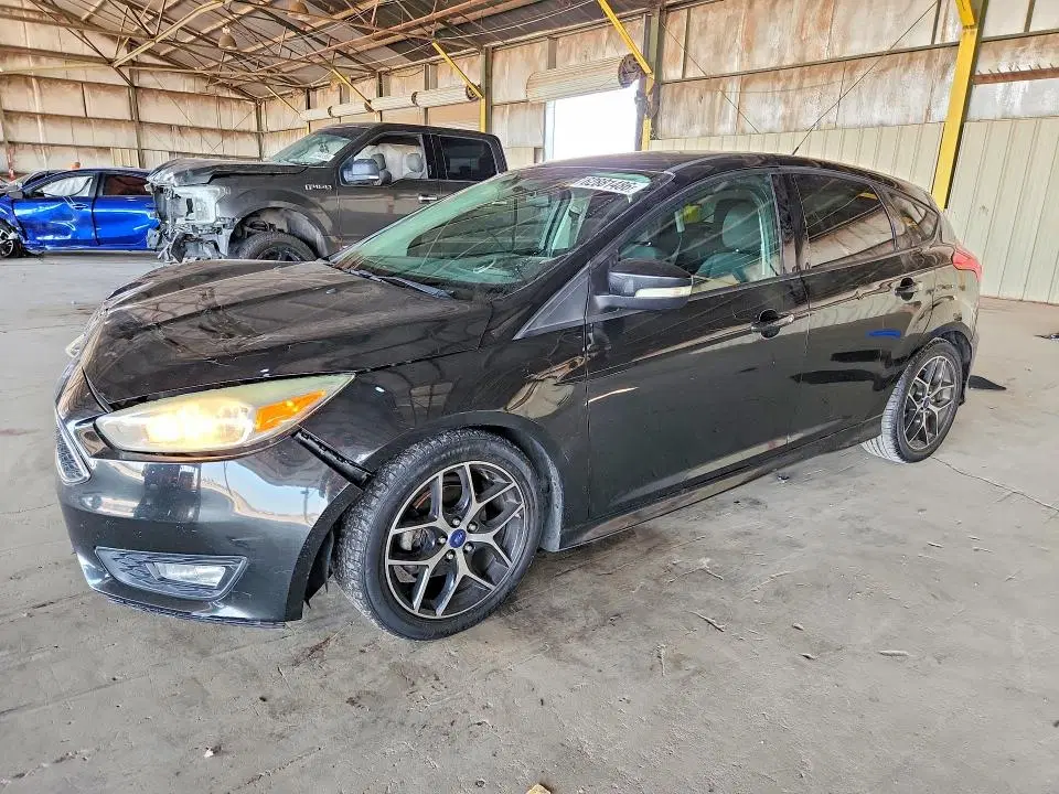1FADP3K25FL221233 — 2015 Ford Focus, передняя часть, фото до ремонта