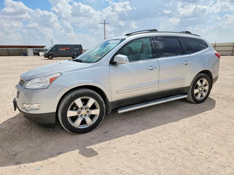1GNKRLEDXCJ299403 — 2012 Chevrolet Traverse, Передняя часть, фото до ремонта