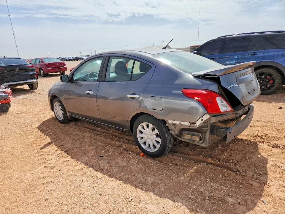 2018 NISSAN VERSA VIN 3N1CN7AP6JL818553 фото 2