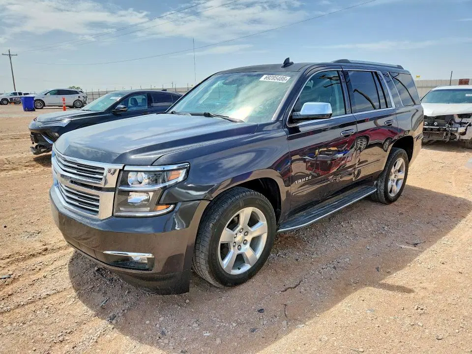 1GNSCCKC3FR520746 — 2015 Chevrolet Tahoe, боковая часть, фото до ремонта