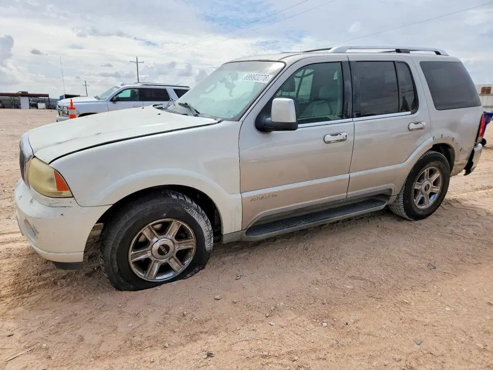 5LMEU68H04ZJ22519 — 2004 Lincoln Aviator, Задняя часть, фото до ремонта