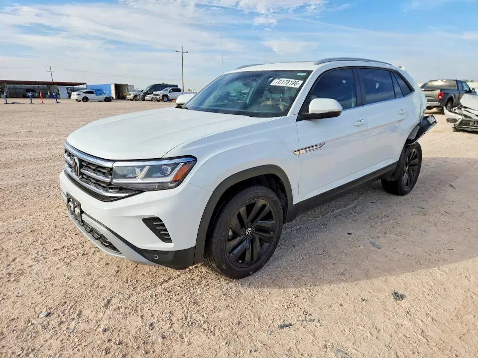1V2JE2CA5NC220390 — 2022 Volkswagen Atlas Cross Sport, Задняя часть, фото до ремонта
