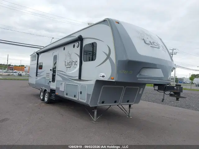 58TFX3529F2016661 — 2015 Trailer Open Range Light, Water, фото до ремонта