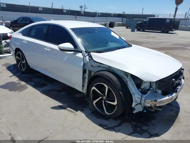 1HGCV1F32JA067296 — 2018 Honda Accord Sport, передняя часть, фото до ремонта