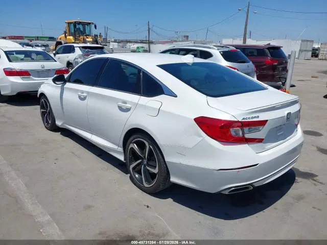 2018 Honda Accord Sport VIN 1HGCV1F32JA067296 фото 3