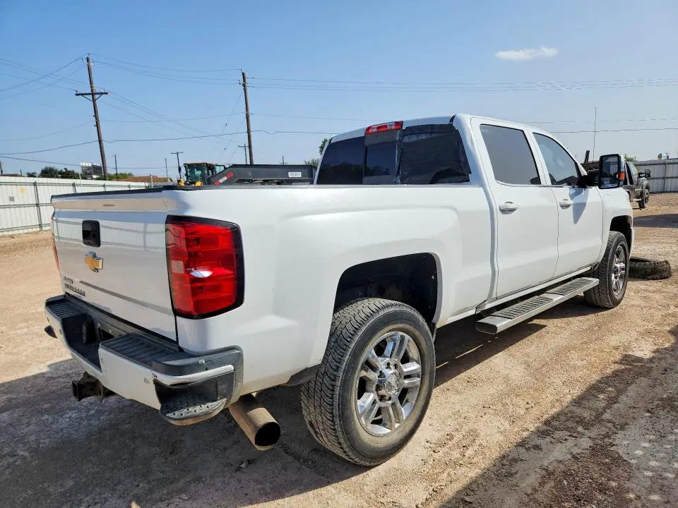 2016 CHEVROLET SILVERADO VIN 1GC1KXE81GF172244 фото 3
