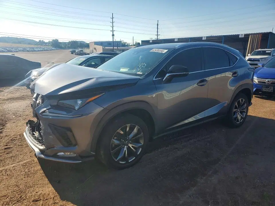 JTJYARBZ5J2107483 — 2018 Lexus NX 300, передняя часть, фото до ремонта