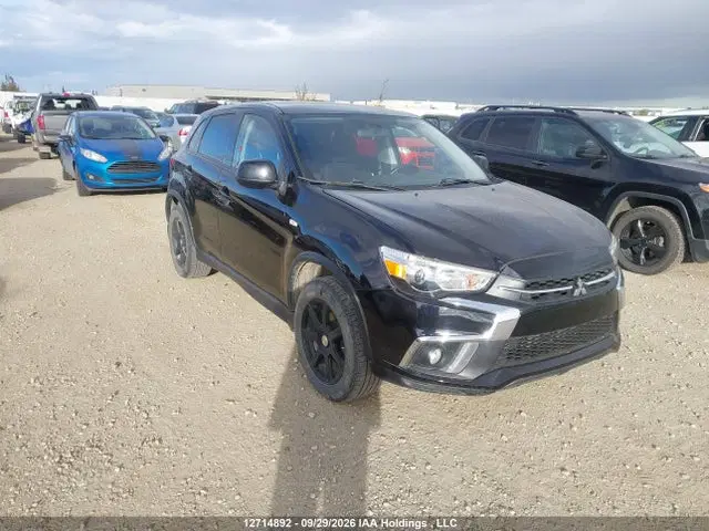 JA4AJ3AU0JU603166 — 2018 Mitsubishi RVR SE, Град, фото до ремонта