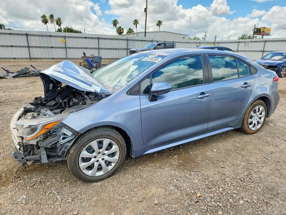 5YFEPMAE6MP233556 — 2021 Toyota Corolla, передняя часть, фото до ремонта