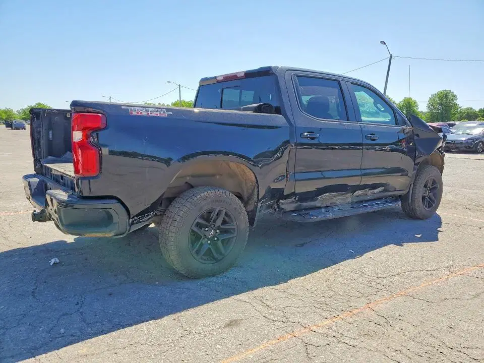 2019 CHEVROLET SILVERADO VIN 3GCPYFEDXKG204518 фото 3