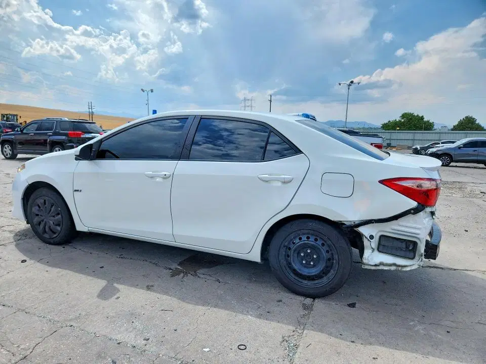 2018 Toyota Corolla VIN 5YFBURHEXJP816626 фото 2