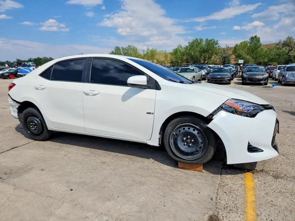 2018 Toyota Corolla VIN 5YFBURHEXJP816626 фото 4