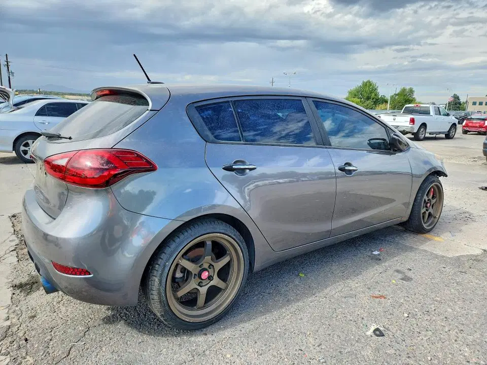 2016 KIA FORTE5 VIN KNAFZ5A35G5634100 фото 3
