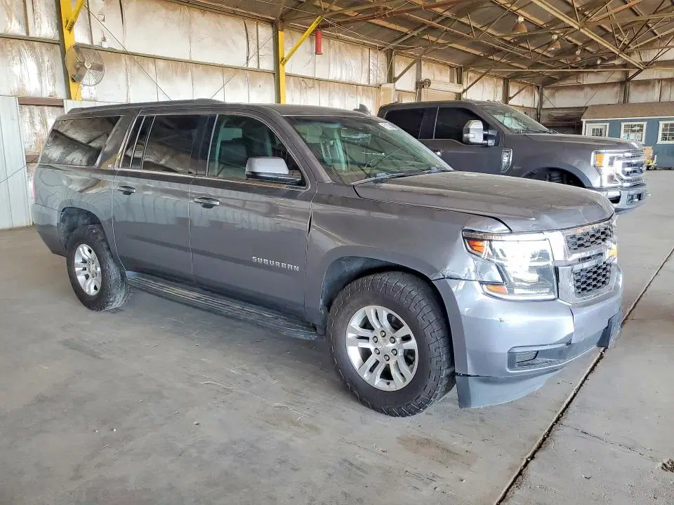 2019 Chevrolet Suburban VIN 1GNSKHKCXKR401635 фото 4
