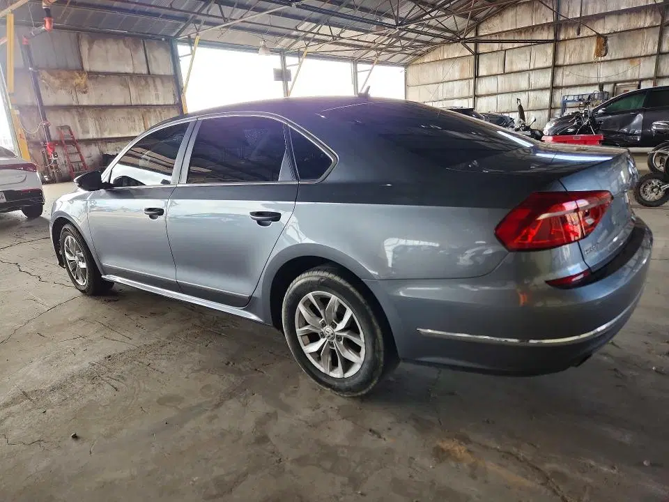 2016 Volkswagen Passat VIN 1VWAT7A31GC064437 фото 2
