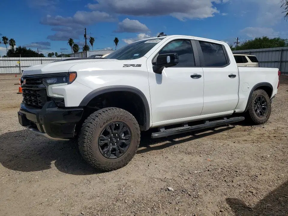 3GCUKHEL0SG170404 — 2025 Chevrolet Silverado, Задняя часть, фото до ремонта