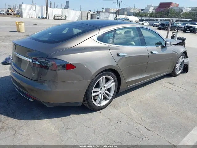 2015 Tesla Model S 70d/85d/p85d VIN 5YJSA1H2XFF098756 фото 4