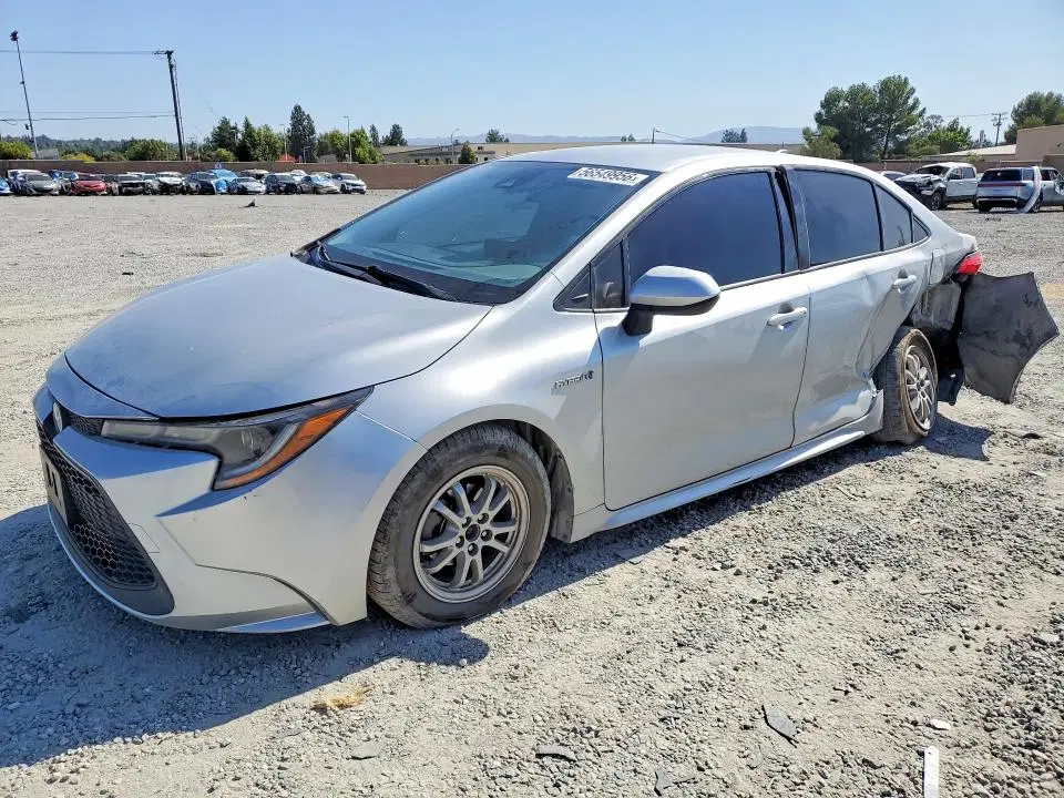 JTDEAMDE3MJ016290 — 2021 Toyota Corolla, задняя часть, фото до ремонта