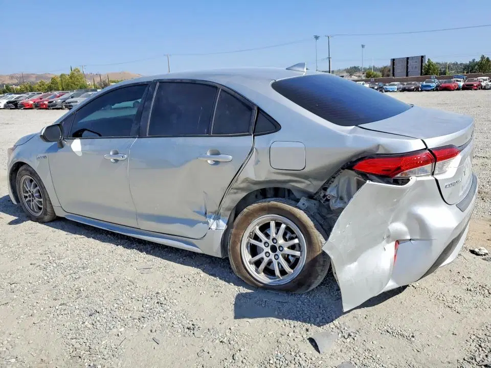 2021 Toyota Corolla VIN JTDEAMDE3MJ016290 фото 2