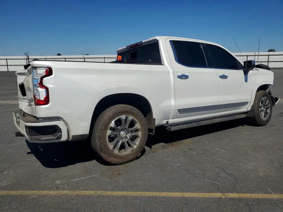 2025 CHEVROLET SILVERADO VIN 3GCUKJE84SG114176 фото 3