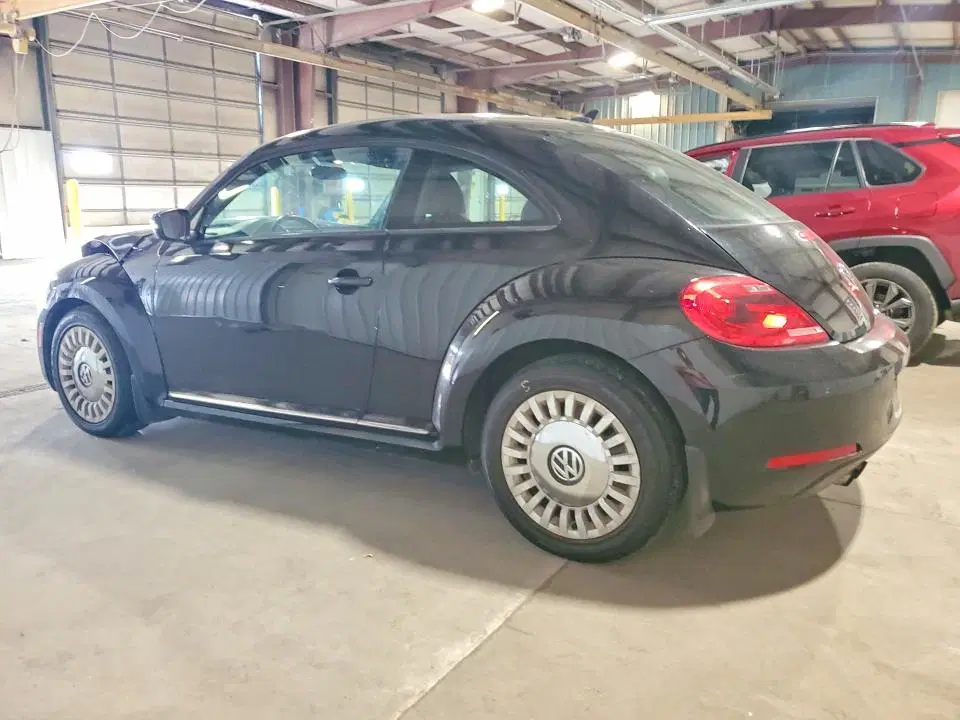 2014 VOLKSWAGEN BEETLE VIN 3VWJ17AT1EM660214 фото 2