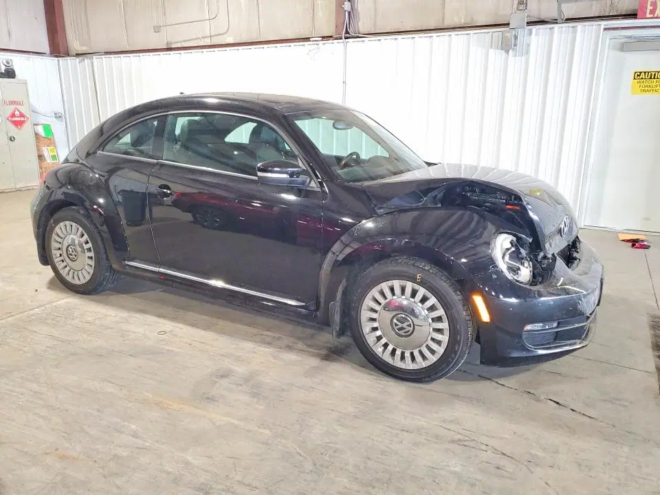 2014 VOLKSWAGEN BEETLE VIN 3VWJ17AT1EM660214 фото 4