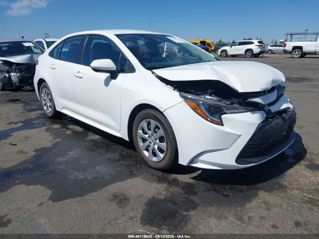 5YFB4MDE3RP212856 — 2024 Toyota Corolla LE, Передняя часть, фото до ремонта