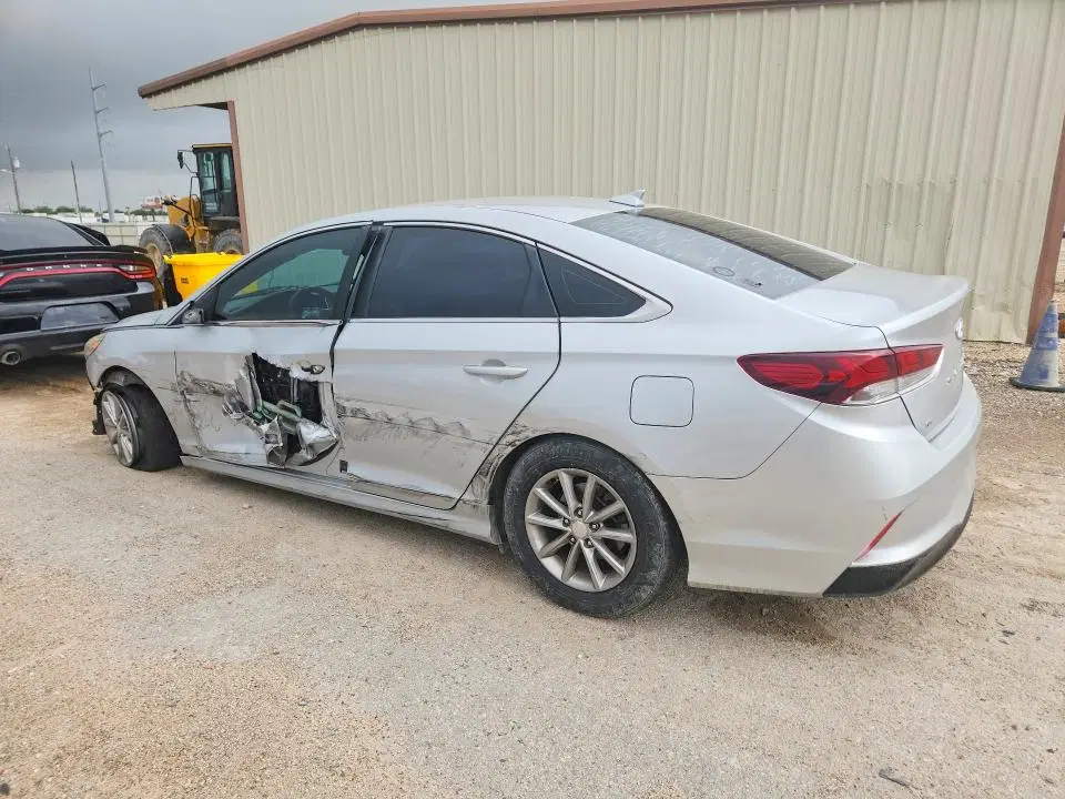 2018 HYUNDAI SONATA VIN 5NPE24AF2JH674262 фото 3