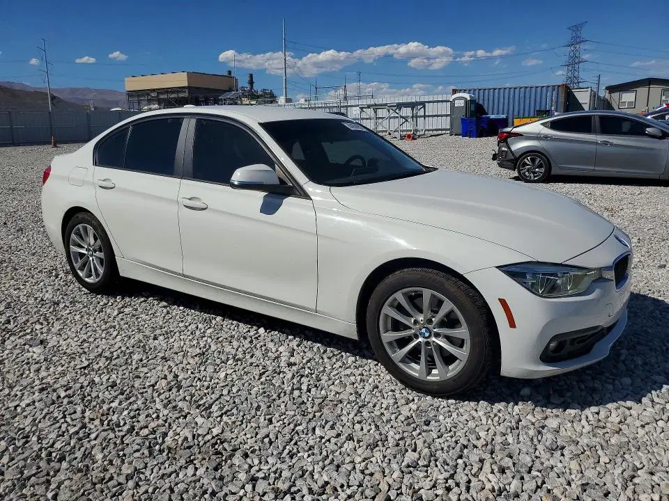 2018 BMW 320 VIN WBA8A9C59JK623132 фото 4