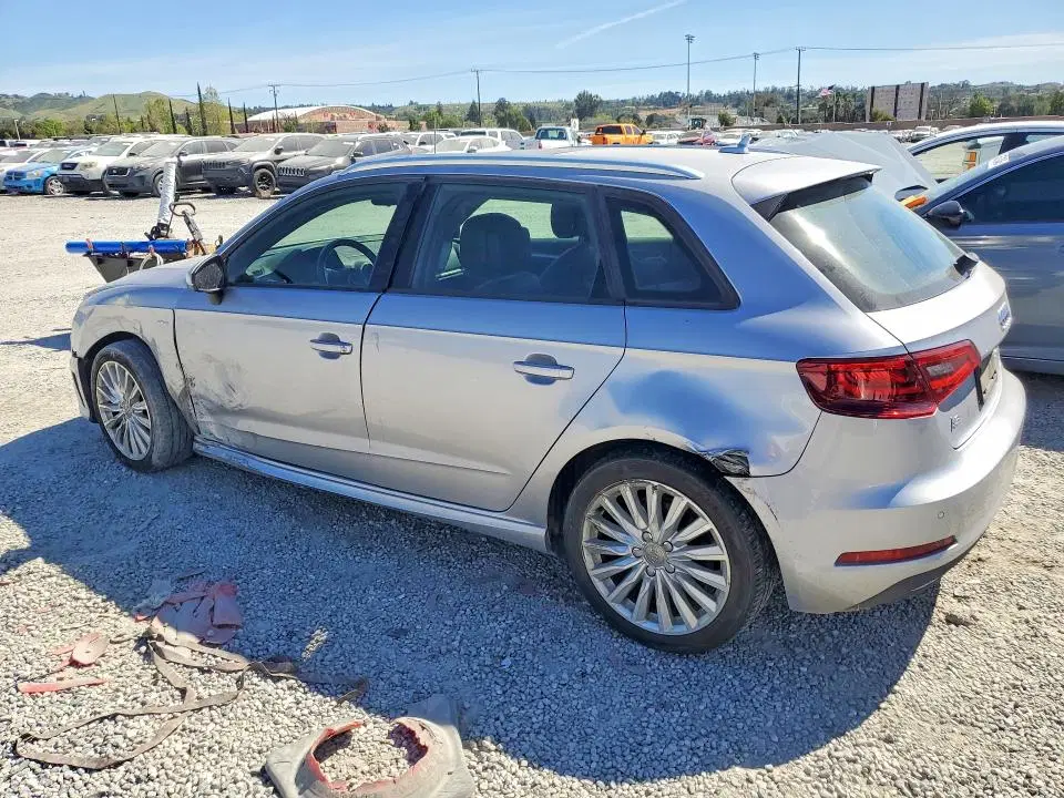 2016 Audi A3 VIN WAUUPBFF2GA086224 фото 2