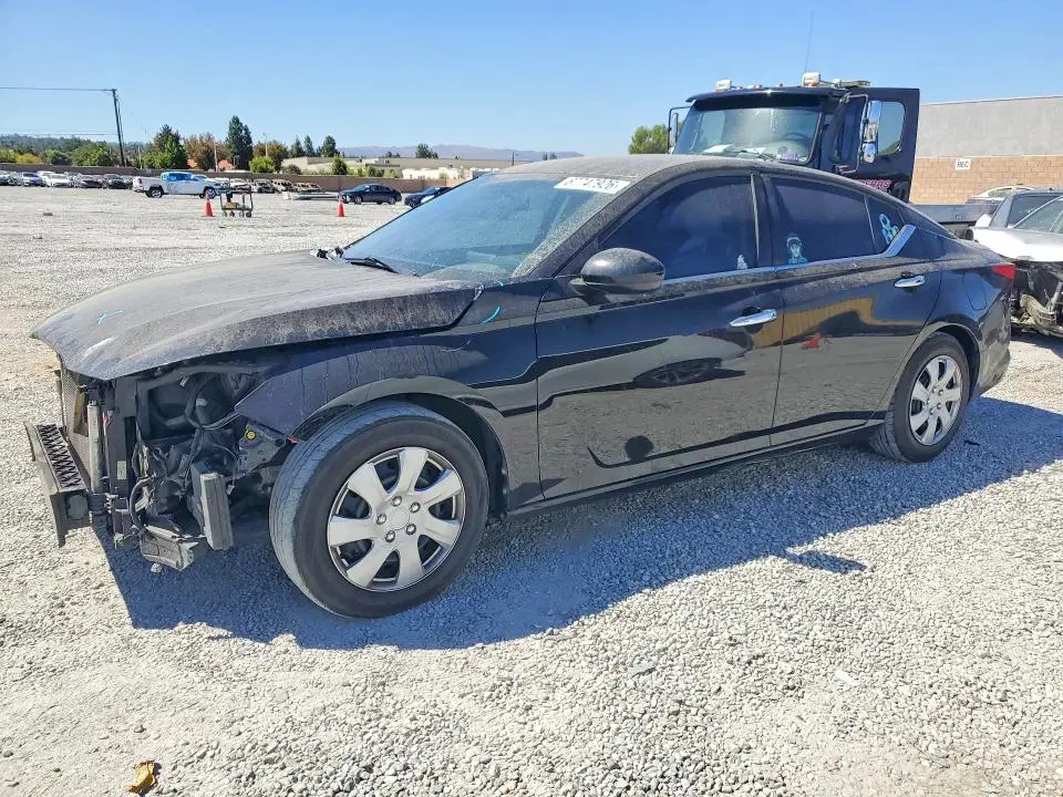 1N4BL4BV1LC259069 — 2020 Nissan Altima, передняя часть, фото до ремонта
