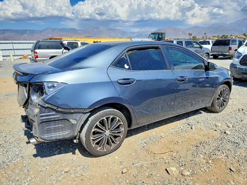 2015 Toyota Corolla VIN 5YFBURHE1FP243901 фото 3
