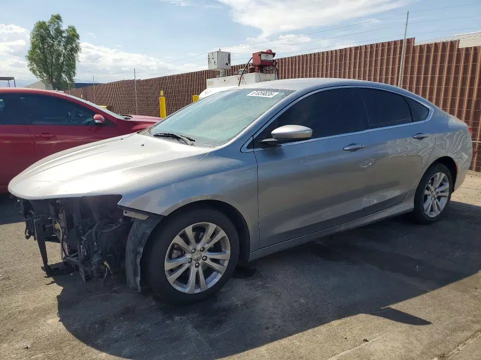 1C3CCCAB3GN150045 — 2016 Chrysler 200, Front End, фото до ремонта
