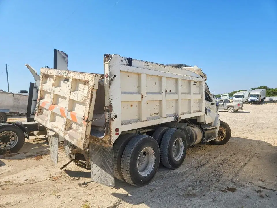 1FVHC5DV7FHGS1105 — 2015 Freightliner M2, SIDE, фото до ремонта