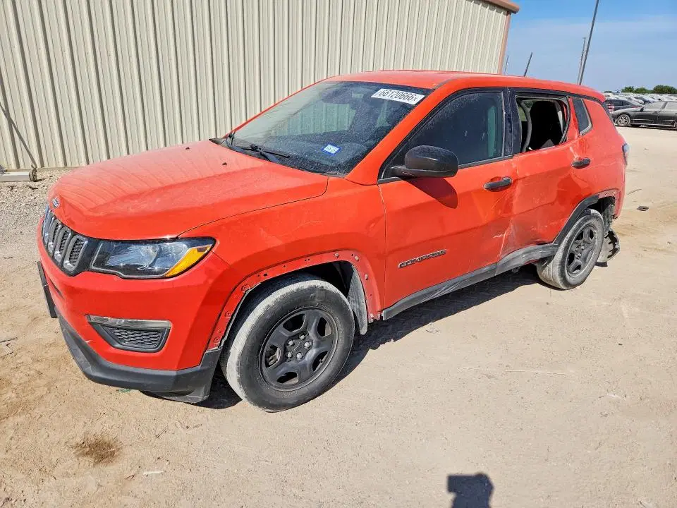 3C4NJCAB8JT106964 — 2018 Jeep Compass, Боковая часть (Side), фото до ремонта