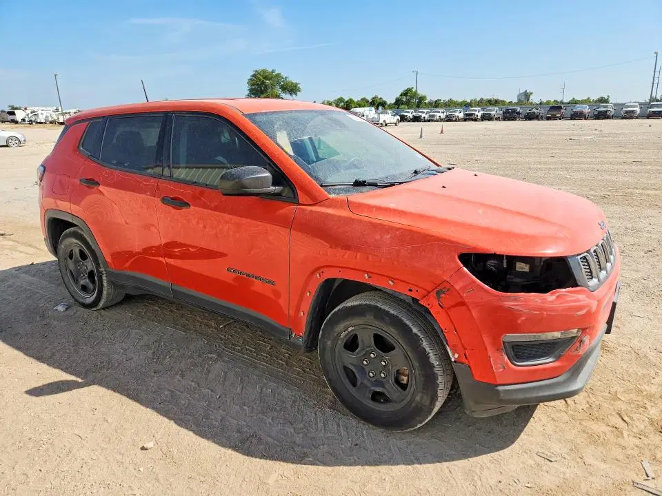 2018 JEEP COMPASS VIN 3C4NJCAB8JT106964 фото 4