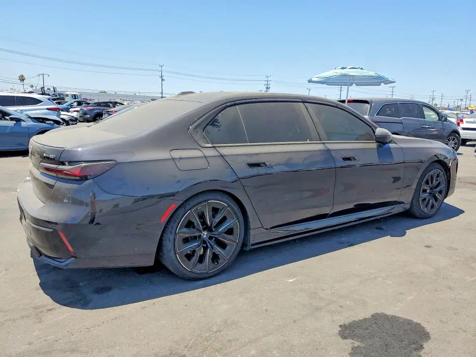 2025 BMW i7 VIN WBY53EJ08SCT50453 фото 3