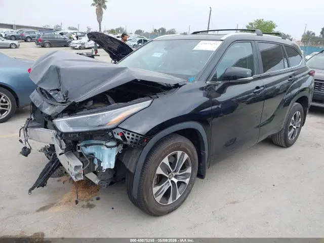 2024 Toyota Highlander Xle VIN 5TDKDRAH4RS051307 фото 2