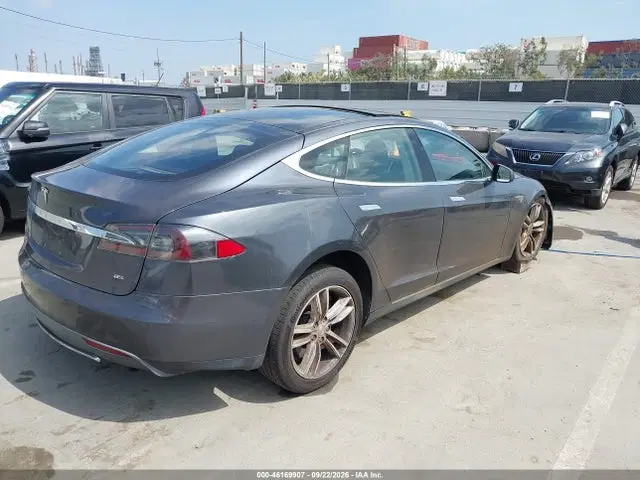 2014 Tesla Model S P85 VIN 5YJSA1H17EFP65059 фото 4