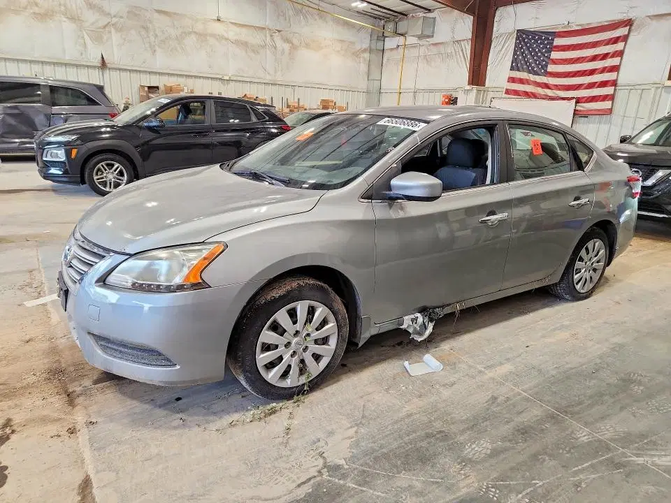3N1AB7AP0EY304884 — 2014 Nissan Sentra, MINOR DENT/SCRATCHES, фото до ремонта