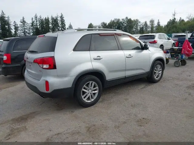 2015 KIA Sorento Lx V6 VIN 5XYKT4A79FG576787 фото 4