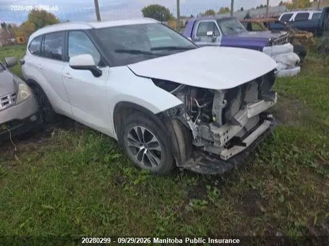 5TDKDRBH9RS543460 — 2024 Toyota Highlander XLE, Задняя часть, фото до ремонта