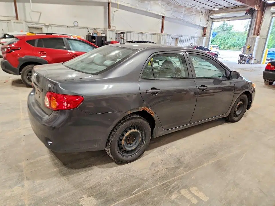 2010 TOYOTA COROLLA VIN 1NXBU4EE1AZ375829 фото 3