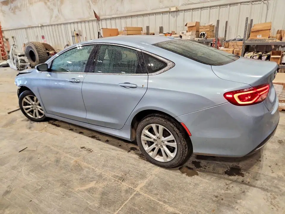 2015 CHRYSLER 200 VIN 1C3CCCAB2FN680943 фото 3